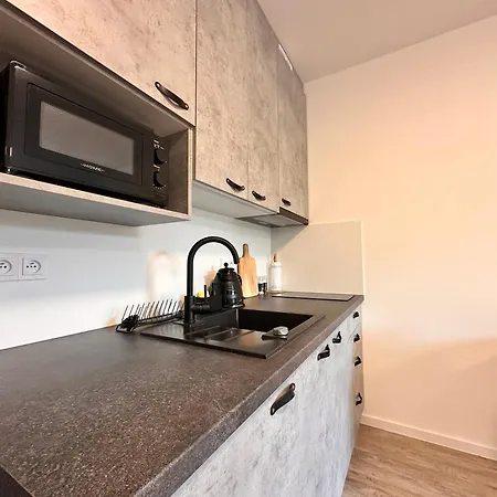Vista 14 *